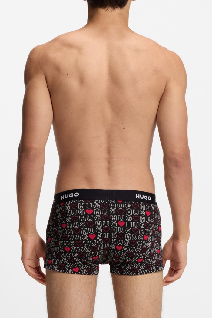 Hugo ανδρικά βαμβακερά 3pack boxers σε κόκκινο και μαύρο χρώμα, με καρδούλα στο σχέδιο,κανονική γραμμή. 95%cotton 5%elastane 50532550-969