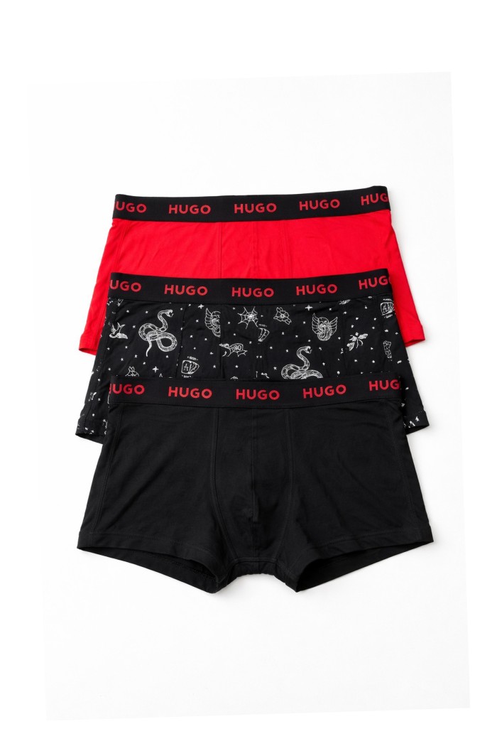 Hugo ανδρικά βαμβακερά 3pack boxers σε μαύρο και κόκκινο χρώμα και με σχέδιο στο ένα μποξεράκι 50532611-009