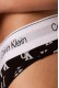 Calvin Klein γυναικείο κυλοτάκι string σε μαύρο-λευκό χρώμα με λευκό λάστιχο LV00QF8518-JGJ
