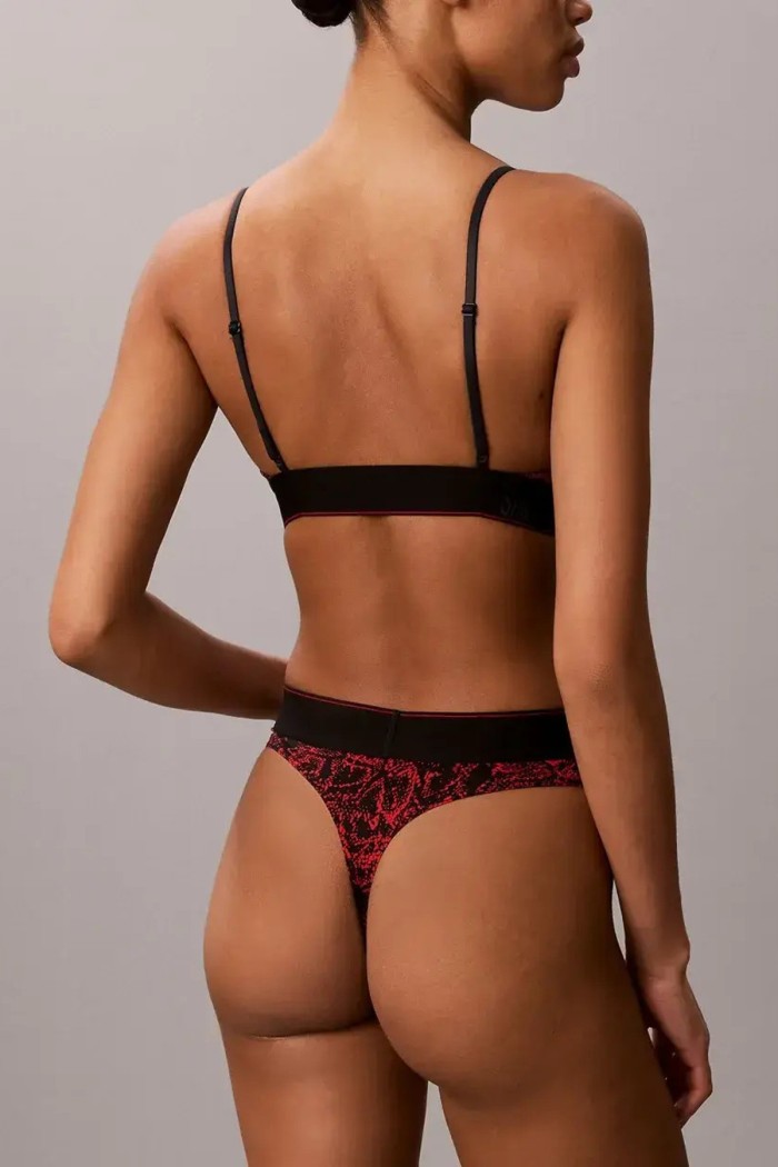 Calvin Klein γυναικείο κυλοτάκι thong σε κόκκινο με μαύρο χρώμα και animal σχέδιο 90%cotton,10%elastane LV00QF8813-4OS