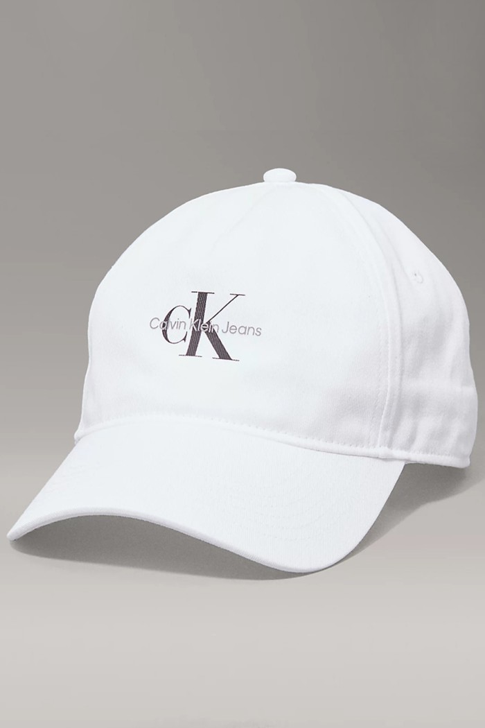 Calvin Klein unisex καπέλο σε λευκό χρώμα σε το λογότυπο τησ εταιρίας το μπροστά μέρος LV04K5027G-YAF