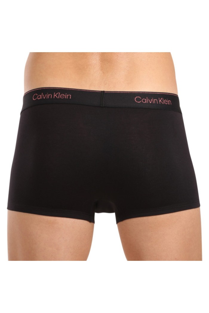 Calvin Klein ανδρικά βαμβακερά boxer (3pack), σε μαύρο χρώμα με μαύρο λάστιχο και διαφορετικό χρώμα στα γράμματα, 95%cotton 5%elastane NB4076A-Q6A