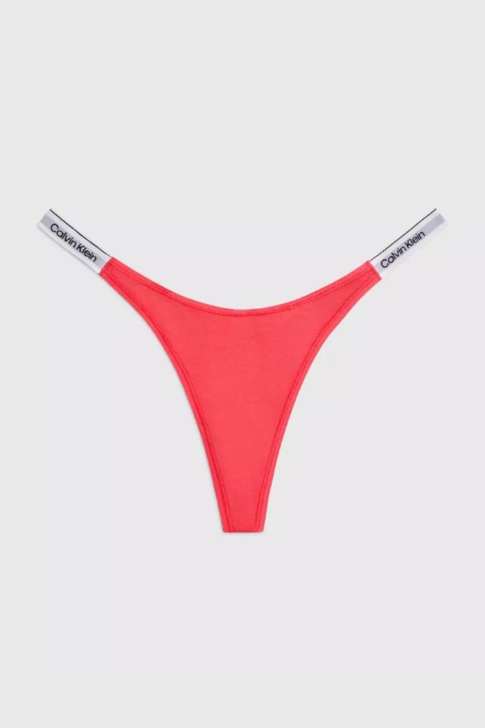 Calvin Klein κυλοτάκι string σε κοραλί χρώμα με λευκό λάστιχο στο πλάι QD5157E-XKP