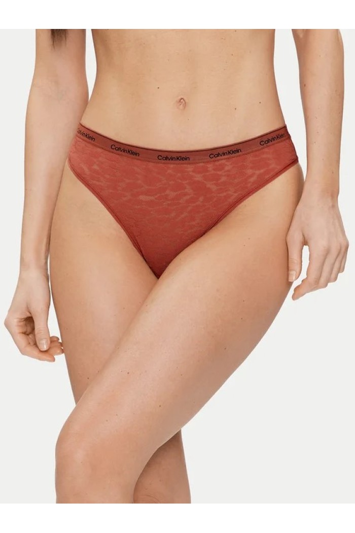 Calvin Klein κυλοτάκι brazilian σε χρώμα σάπιο μήλο με δαντέλα και λεπτό λάστιχο QD5233E VAI