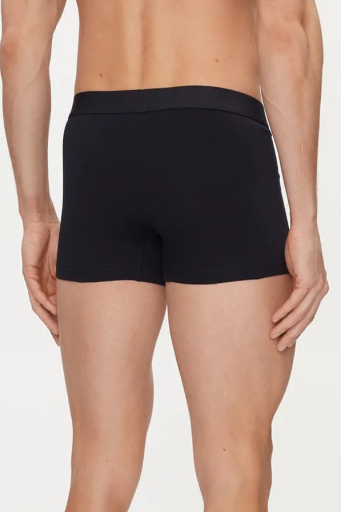 Tommy Hilfiger ανδρικά βαμβακερά boxers 3pack σε σκ.μπλε χρώμα άνετη γραμμή,95%cotton 5%elastane UM0UM03180-0SY