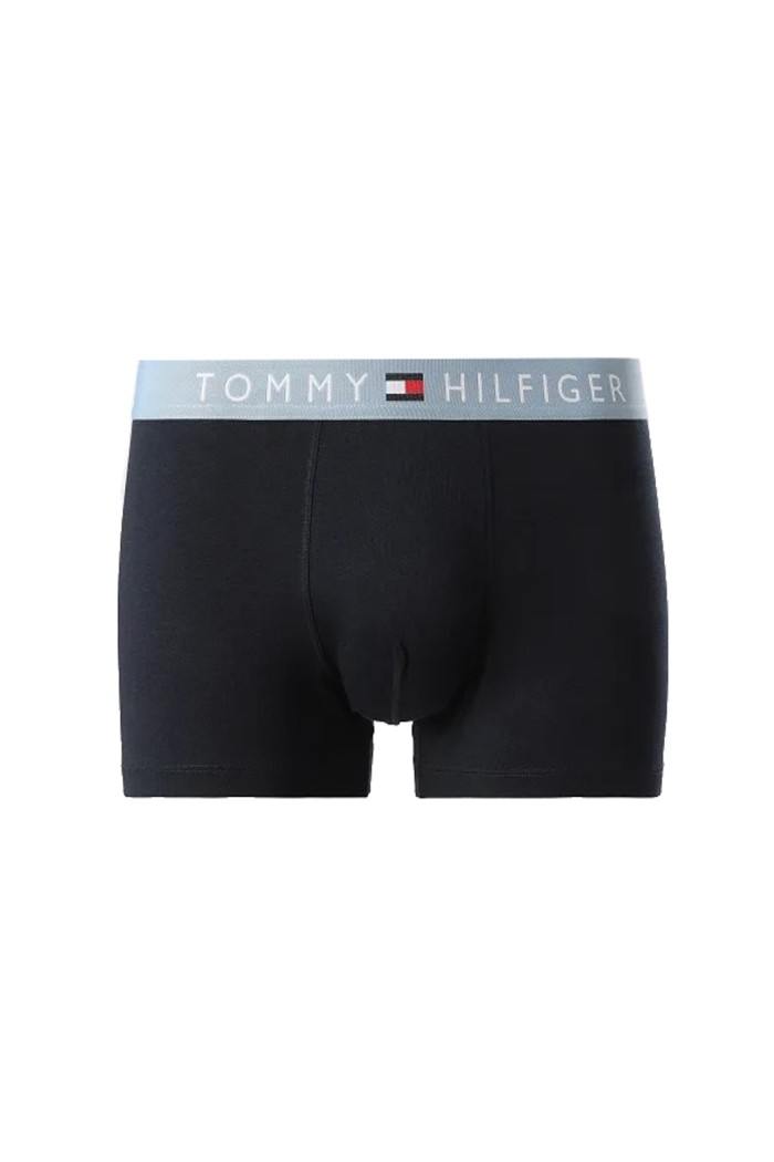Tommy Hilfiger ανδρικά βαμβακερά boxers 3pack σε σκ.μπλε χρώμα με διαφορετικό χρώμα στο λάστιχο άνετη γραμμή,95%cotton 5%elastane UM0UM03181-0VM