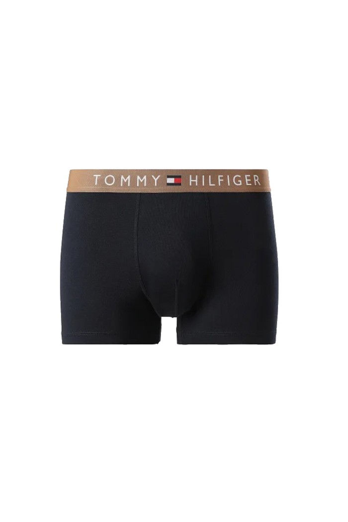 Tommy Hilfiger ανδρικά βαμβακερά boxers 3pack σε σκ.μπλε χρώμα με διαφορετικό χρώμα στο λάστιχο άνετη γραμμή,95%cotton 5%elastane UM0UM03181-0VM