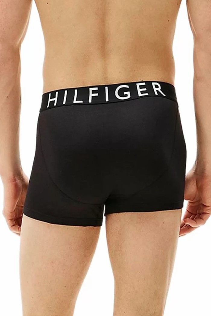Tommy Hilfiger ανδρικά βαμβακερά boxers 3pack σε μαύρο χρώμα με μαύρο λάστιχο, άνετη γραμμή 95%cotton 5%elastane UM0UM0346-0WE