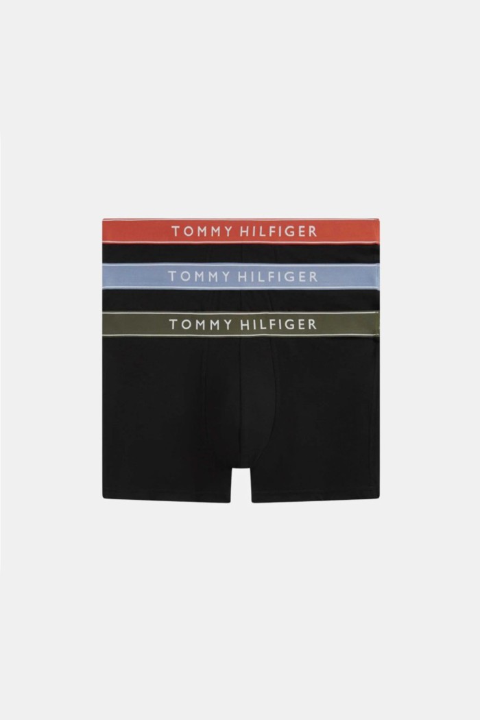Tommy Hilfiger ανδρικά βαμβακερά boxers 3pack σε μαύρο χρώμα με διαφορετικό χρώμα στο λάστιχο άνετη γραμμή,95%cotton 5%elastane UM0UM03881-0UC