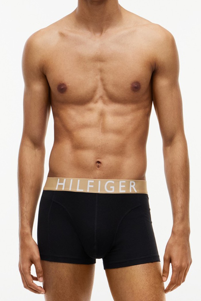 Tommy Hilfiger ανδρικά βαμβακερά boxers 3pack σε μαύρο χρώμα με διαφορετικό χρώμα στο λάστιχο άνετη γραμμή,95%cotton 5%elastane UM0UM03886-0XK