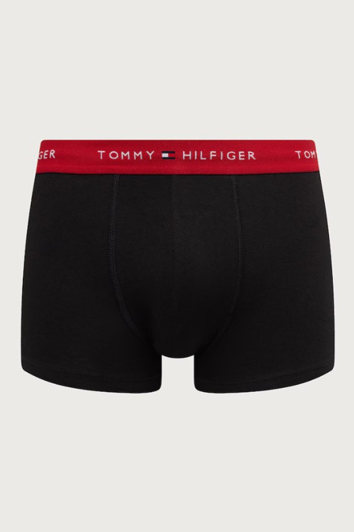 Tommy Hilfiger ανδρικά βαμβακερά boxers 3pack σε μαύρο χρώμα με διαφορετικό χρώμα στο λάστιχο άνετη γραμμή,95%cotton 5%elastane UM0UM03890-05M