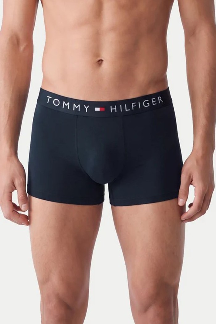 Tommy Hilfiger ανδρικά βαμβακερά boxers 3pack σε σκ.μπλε χρώμα, άνετη γραμμή 95%cotton 5%elastane UM0UM03900-0XR