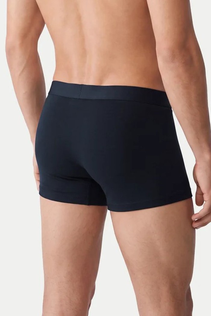Tommy Hilfiger ανδρικά βαμβακερά boxers 3pack σε σκ.μπλε χρώμα, άνετη γραμμή 95%cotton 5%elastane UM0UM03900-0XR