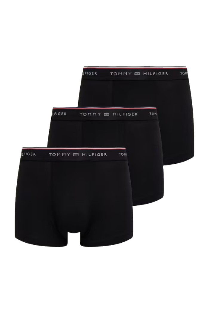 Tommy Hilfiger ανδρικά βαμβακερά boxers 3pack σε μαύρο χρώμα με μαύρο λάστιχο, άνετη γραμμή,95%cotton 5%elastane UM0UM03974-0XU