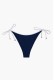 Tommy Hilfiger γυναικείο μαγιό κάτω μέρος σε σκ.μπλε χρώμα με V κόψιμο στο μπροστά μέρος και δέσιμο στο πλάι 100%polyester UW0UW06448-C7G