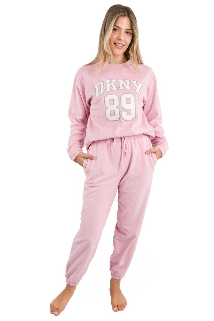 DKNY γυναικεία φλις πυτζάμα (homewear) σε ροζ χρώμα, άνετη γραμμή, 94%polyester, 6%elastane YI80066-662
