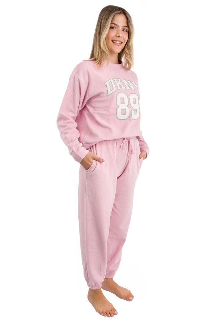 DKNY γυναικεία φλις πυτζάμα (homewear) σε ροζ χρώμα, άνετη γραμμή, 94%polyester, 6%elastane YI80066-662